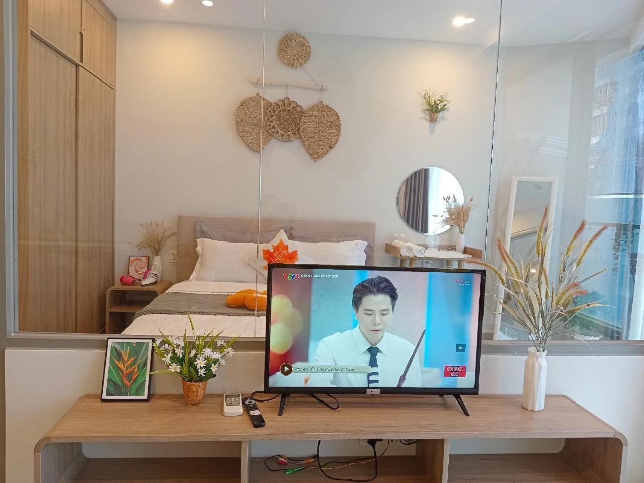 My Duyen - Ho 5 Sao The Song Apartment *
